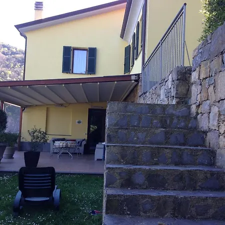 Arianna Hill House Oda ve Kahvaltı 3*