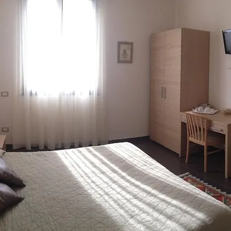 Oda ve Kahvaltı Arianna Hill House 3*