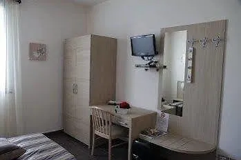 Arianna Hill House Bed & Breakfast