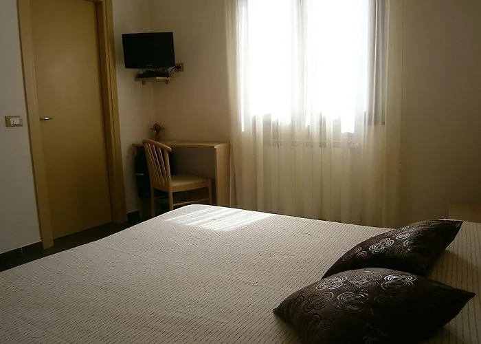 Arianna Hill House 3* Специя