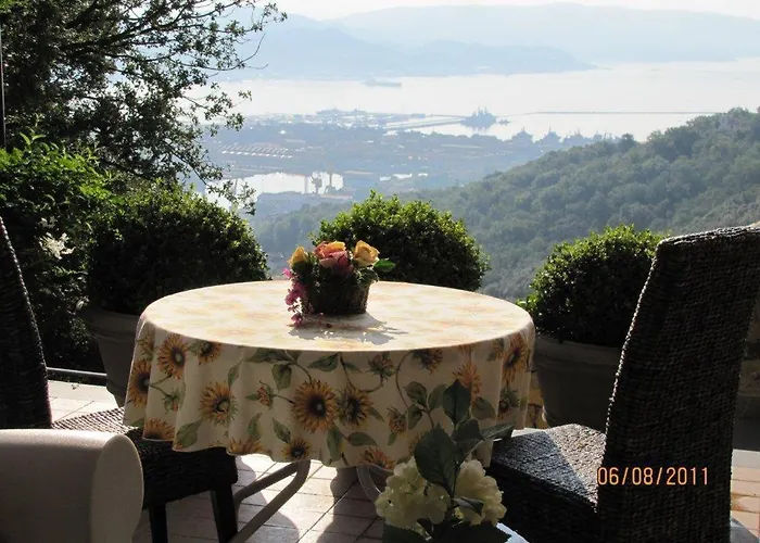 Arianna Hill House Отель типа 