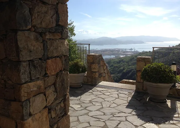 Arianna Hill House Bed & Breakfast La Spezia