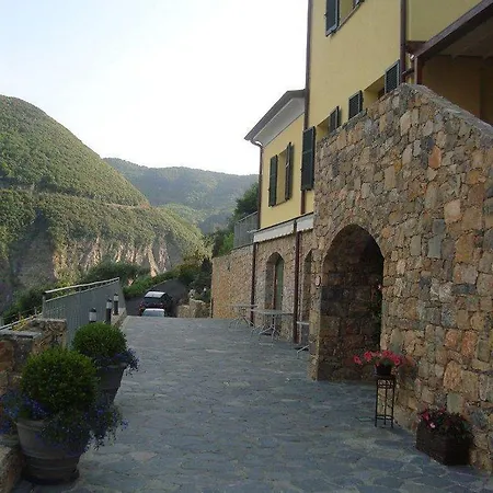 Arianna Hill House Panzió 3*