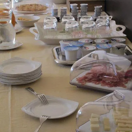 Alojamento de Acomodação e Pequeno-almoço Arianna Hill House 3*