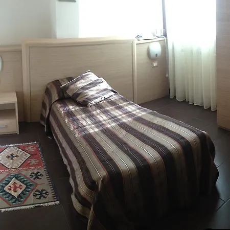 Arianna Hill House Panzió