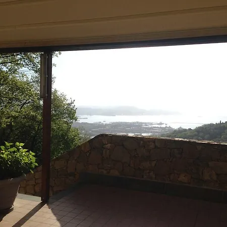 Arianna Hill House 3*