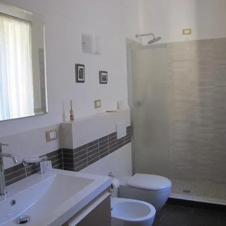 Arianna Hill House 3*