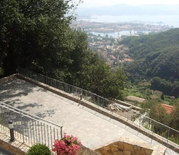 Arianna Hill House Bed & Breakfast La Spezia